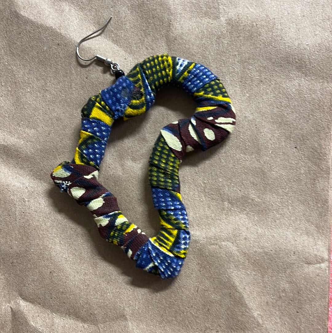 Fabric wrapped Africa earrings (Wood)