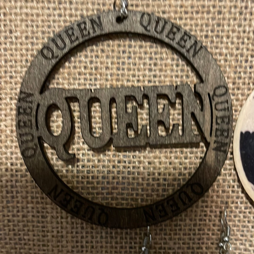 Queen earrings (Wood)