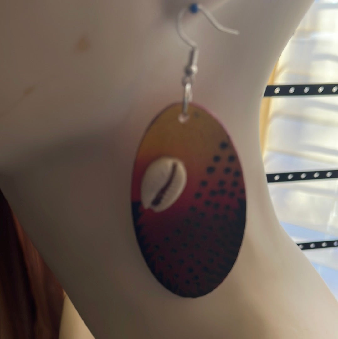 Africa Map with Cowrie shell earrings (Wood)