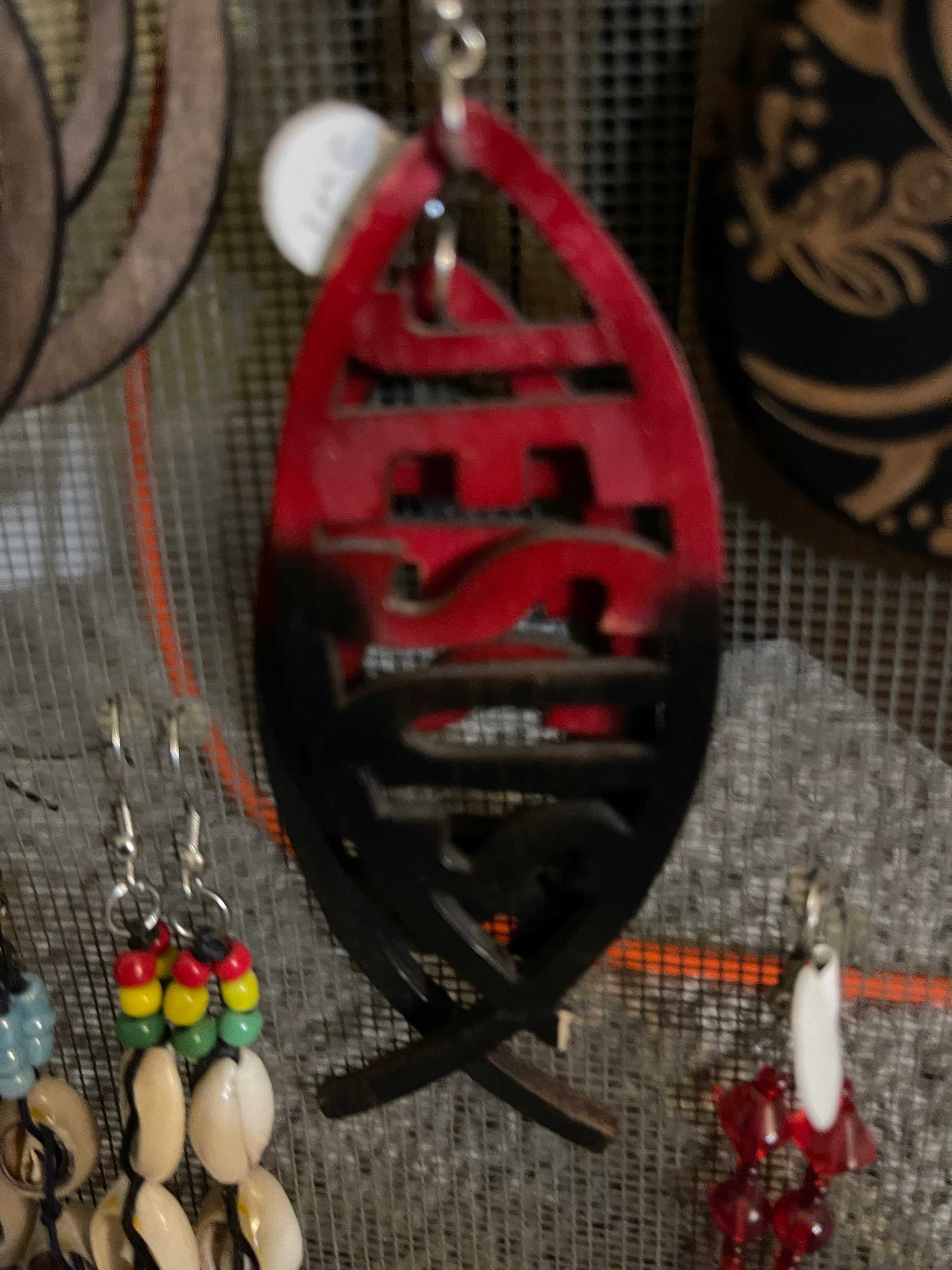 Jesus cutout earrings (Wood)