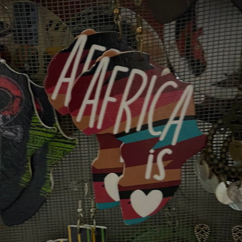 Africa Is Love earrings (Wood)