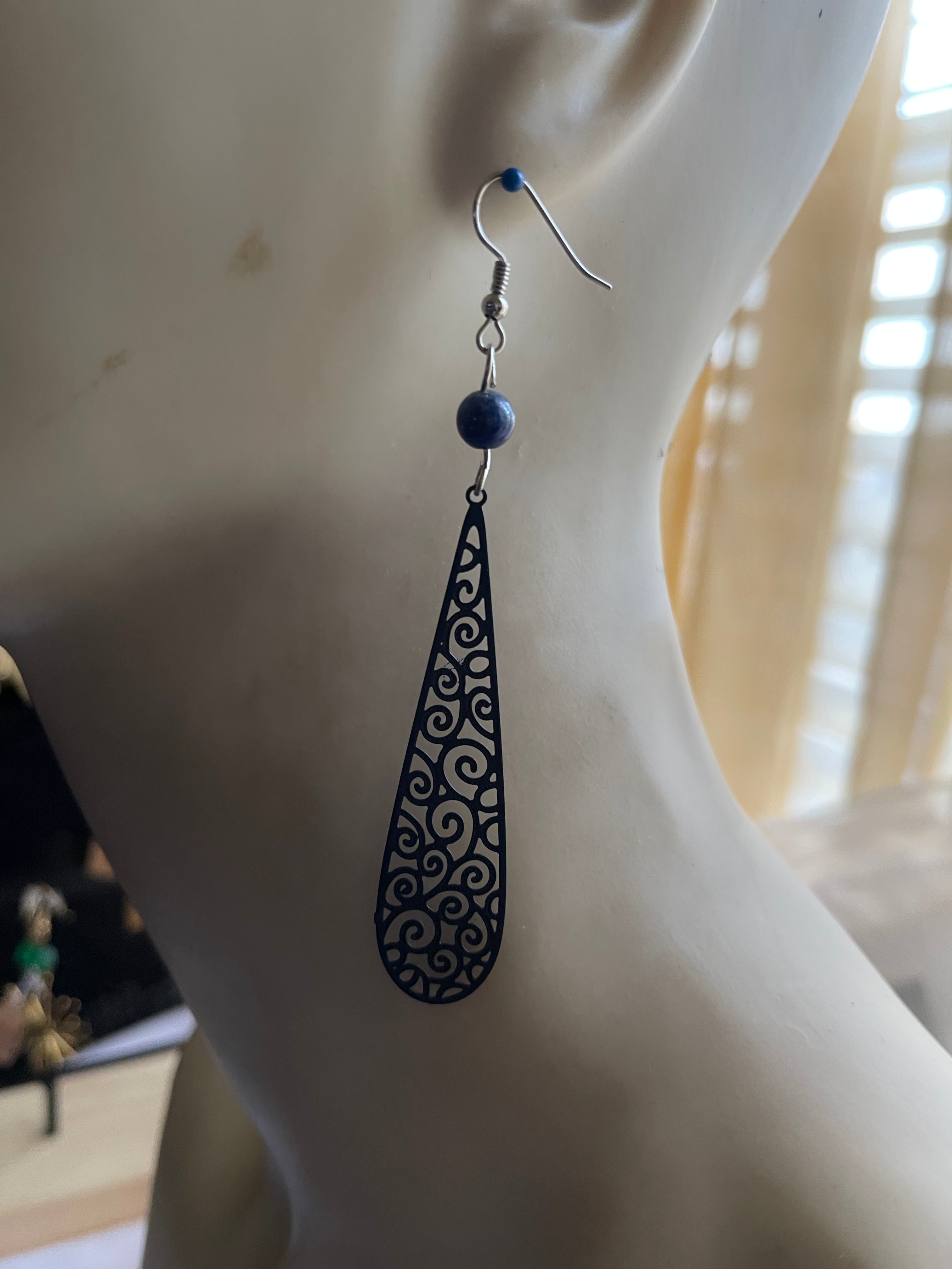 Filigree earrings w/Lapis Lazuli #502