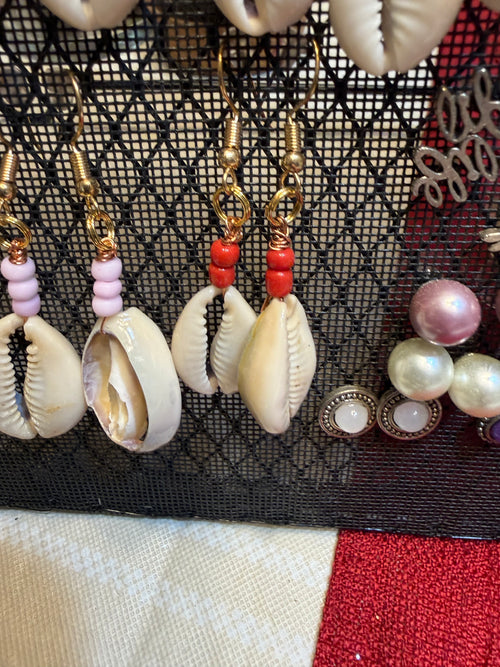 Cowry Shell earrings w/beads